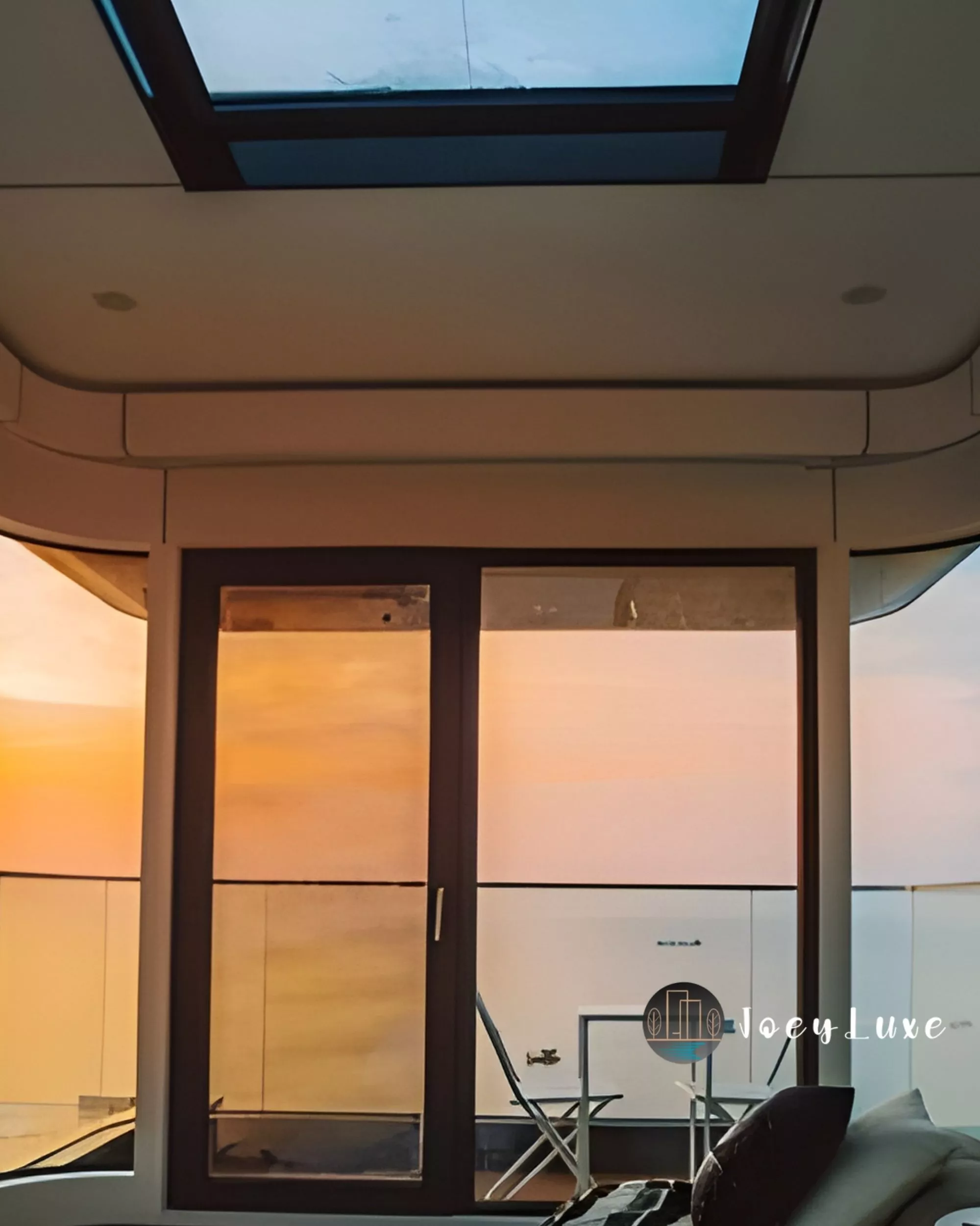 Luxury-Tiny-270-degrees-panaromic-view